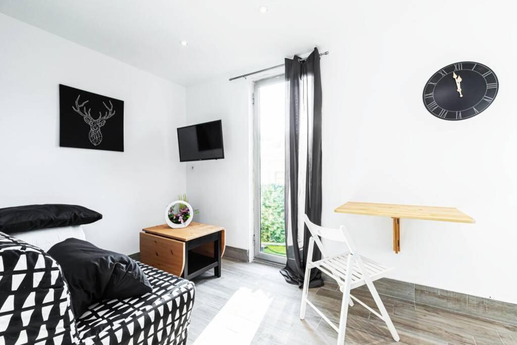Studio Avec Balcon Proche Vieux - Tram A 10m Apartment Nizza