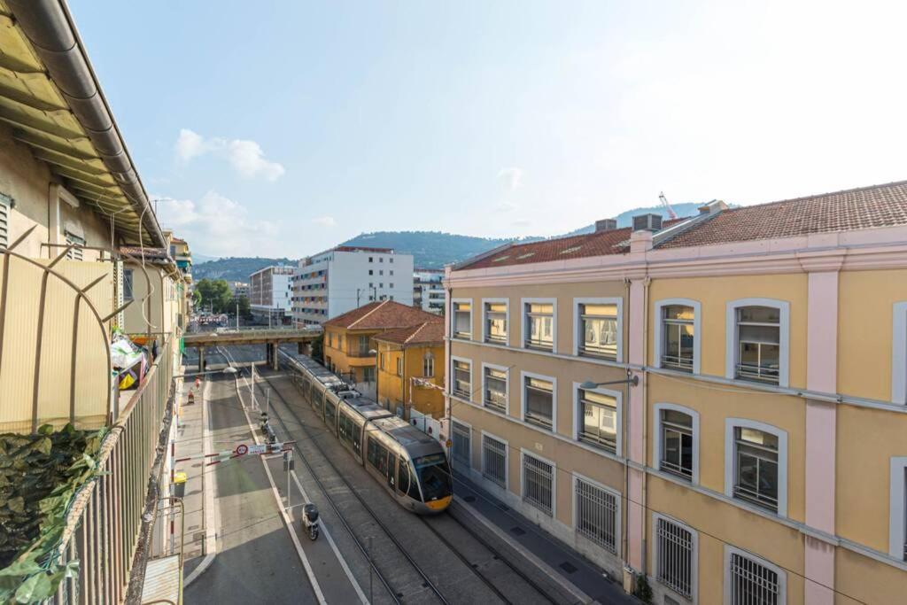Apartment Studio Avec Balcon Proche Vieux - Tram A 10m